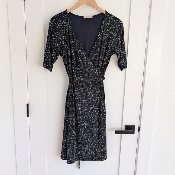 Gilli Trista Maternity Jersey Faux Wrap Dress - Size Small - Picture 1 of 7